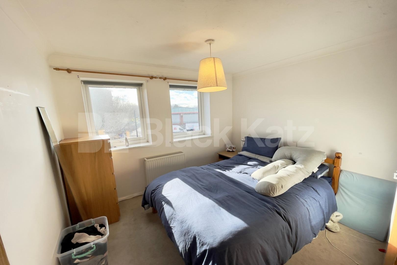 bright & airy one bedroomed apartment  Chaucer Drive, London Bridge/Bermondsey